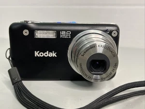 Kodak Easy Share V1253 12,0 Mp 3x Zoom fotocamera digitale nera con scheda SD da 2 GB testata - Foto 1 di 20