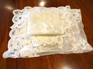 Pair of Handmade Lace small Tablecloths - Picture 1 of 6