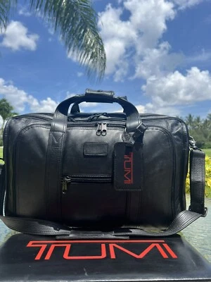 BOLSO DE LONA ULTRA RARO TUMI COLOMBIANO 1975 CUERO 3 CREMALLERAS PARA LLEVAR FIN DE SEMANA Foto 1 de 4