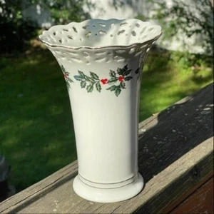 Shabby Chic Ceramic Vase - Picture 1 of 5