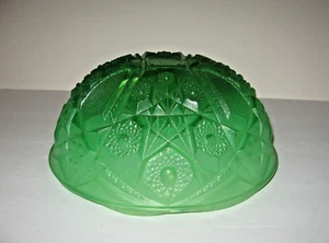 Vintage Emerald Green Glass Serving Bowl 3.5" Tall x 8" Rim to Rim - Picture 1 of 7