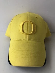 Nike Livestrong Hat DriFit Legacy 91 Oregon Ducks Bright Yellow Cap NCAA College - Picture 1 of 5