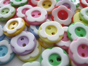 10 Resin Flower Sewing Buttons 12mm (1/2") Childrens Baby Clothing Buttons Craft - Picture 1 of 20