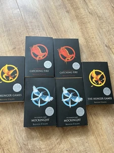 Hunger Games Trilogie Serie 3 Bücher Set von Suzanne Collins (2008, Taschenbuch) - Bild 1 von 4