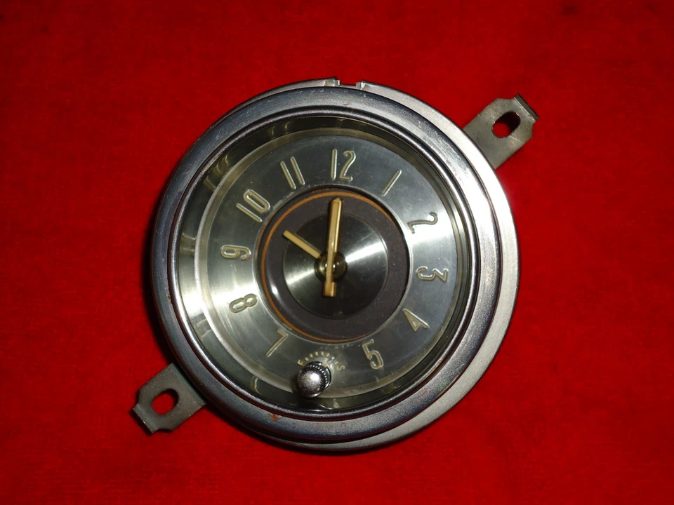 SERVICED WORKING NEW-HAVEN CAR CLOCK 1953 BUICK SUPER & ROADMASTER 12 VOLT NICE - Image 1 of 4