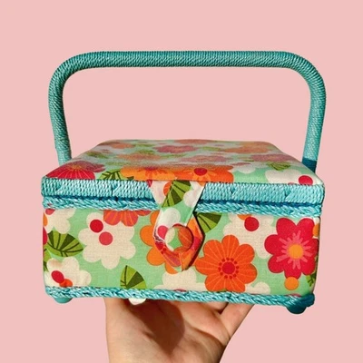 Cesta de costura floral envuelta en vinilo tapa abatible interior satinado azul rojo verde naranja Foto 1 de 4