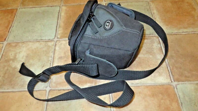  SMALL TAMRAC 3320 CAMERA CASE, GOOD USED CONDITION - Image 1 of 3