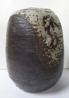 VINTAGE JOHN GILBERT POT AUSTRALIAN MID CENTURY POTTERY STUDIO ARTIST - Image 1 of 4