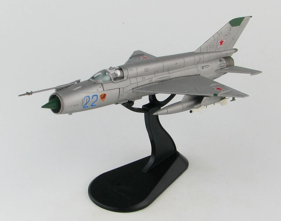 Hobby Master 1/72 Soviet Air Force MiG-21 fighter MIG-21SMT blue HA0195 model - Image 1 of 4