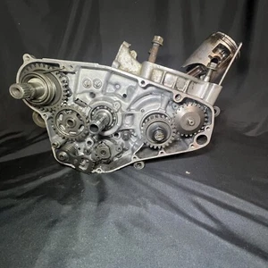 1989-1998 SUZUKI RMX RMX250 OEM LEFT\RIGHT SIDE PAIR ENGINE CASE TRANSMISSION - Picture 1 of 18