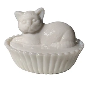 Vtg Westmoreland White Milk Glass Cat 2 Piece Oval Candy Trinket Dish  5 1/2" - Picture 1 of 6