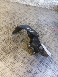 PEUGEOT 1007 2005-2007 SLIDING DOOR LOWER BOTTOM PASSENGER SIDE RUNNER HINGE - Picture 1 of 4