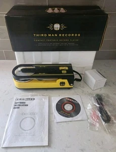 Reproductor de discos portátil compacto Third Man Records 2012 Crosley Revolution CR6002A - Imagen 1 de 24