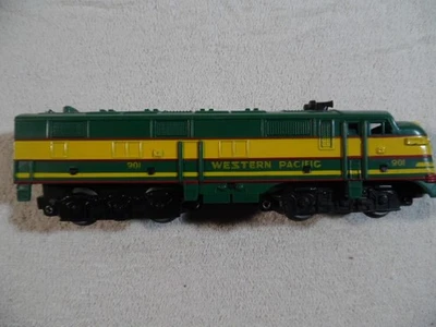 Locomotora diésel vintage Marx calibre O #901 Western Pacific unidad A sin alimentación Foto 1 de 4
