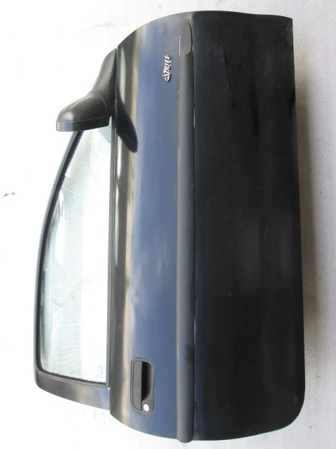 90535124 PORTA ANTERIORE DESTRA OPEL CORSA B 1.2 B 33KW 5M 3P (1995) RICAMBIO US - Immagine 1 di 2