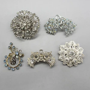 Vintage Brooch Lot of 5 Rhinestone Spiral Snowflake Bell Teardrop Blue Clear - Bild 1 von 18