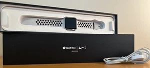 Apple Watch Series 3 Nike Plus 38 mm boîtier en aluminium argenté boîte cellulaire platine - Photo 1 sur 4
