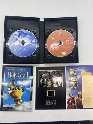 MONTY PYTHON AND THE HOLY GRAIL Collector's Edition 2 DVDs + Screenplay - Image 1 of 4