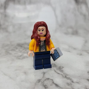 Lego April O'Neil Minifigure TMNT 79116 - Picture 1 of 2