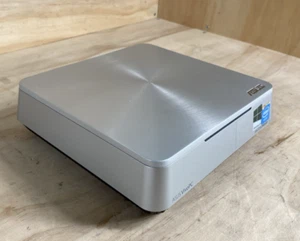Asus VM42 VivoPC CPU Celeron 2957U@1,40 GHz/RAM 8 GB/HDD 1 TB/W10Home/Wi-Fi - Foto 1 di 7