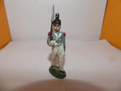 FIGURINE QUIRALU MILITAIRE WEST POINT AU DEFILE FUSIL EPAULE - Photo 1/2