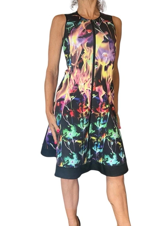 Vestido para mujer Clover Canyon negro sin mangas ajuste de buceo y acampanado multi floral XS Foto 1 de 4