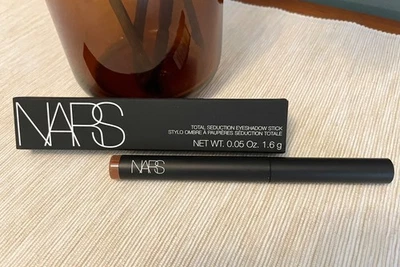 Barra de sombra de ojos Nars Total Seduction STRIP DOWN - Talla 0,05 OZ / 1,6 g Foto 1 de 4