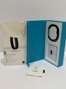 Pulsera Fitbit Alta Fitness Rastreador de Actividad Negra Mediana Caja Abierta - Imagen 1 de 7