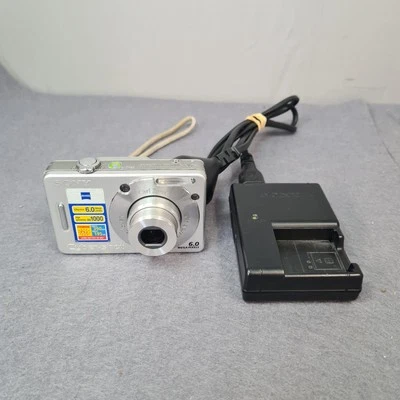 Sony Cybershot DSC-W50 Digital Camera 6 MP w/ Battery & Charger Working - Image 1 of 4