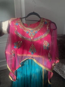 Asian mehndi dress with cape - Picture 1 of 12