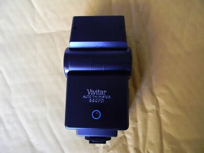 Vivitar 550FD Shoe Mount Flash for Canon/Ricoh - Very Good Cosmetic Condition - Image 1 of 4
