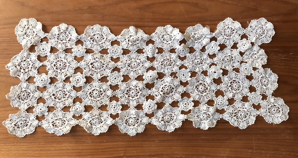 NAPPERON CHEMIN DE TABLE VINTAGE EN LIN AJOURÉ - Photo 1/1