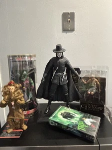 Neca V for Vendetta Statue, Troll 2 Vhs, Marvel Goblin, Movie Maniac Monty Lot - Bild 1 von 24