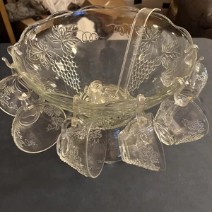 Vintage Anchor Hocking Harvest Grape 25 pc. Punch Bowl, 12 Cups, 11 Hooks, Ladle - Picture 1 of 6