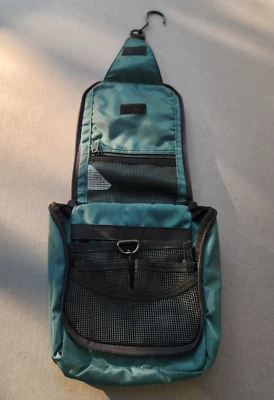 L.L. Bean The Traveler Green Hanging Toiletry Bag Nylon LL Bean Dopp Kit - Image 1 of 4
