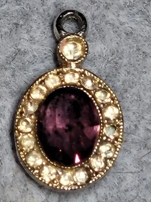 Colgante halo amatista púrpura (sin cadena) perímetro de diamantes de imitación transparentes  Foto 1 de 4