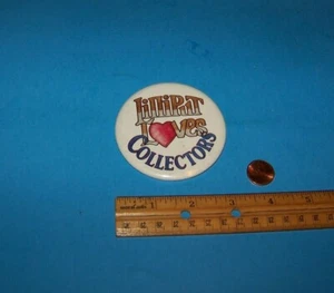 Lilliput Lane Collectors Club Vintage Button "Lilliput Loves Collectors" - Picture 1 of 2