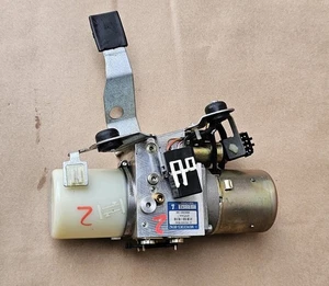 Mercedes Benz R170 SLK Pumpe Hydraulikpumpe Verdeckpumpe 1708000030 1708000048 - Bild 1 von 5