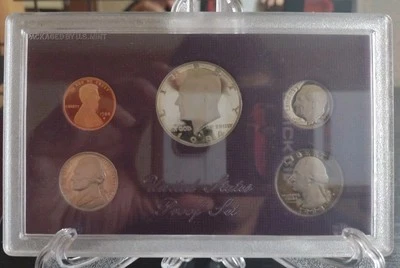 1984 U.S. Mint Proof Set San Francisco  - Image 1 of 4