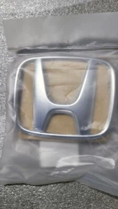 Honda CRV 2012-2021 Accord 18-21 Pilot 16-18 Crosstour 13-15 Front Emblem Logo - Bild 1 von 3
