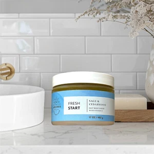 Exfoliante corporal de salvia y madera de cedro Bath & Body Works 17,0 onzas - Imagen 1 de 6