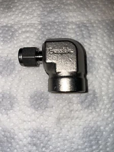 Swagelok SS-400-8-8, 1/4 tube x 1/2 Female NPT Elbows - Picture 1 of 3