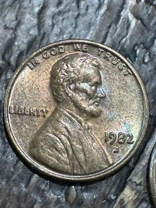 1982 D Lincoln Penny Double Die Error On Lincoln’s Ear - Picture 1 of 4