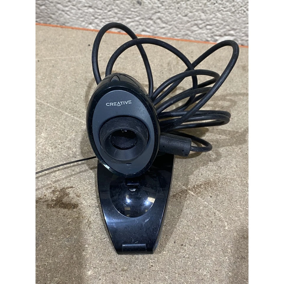 Creative Labs VF0230 Web Camera Black Wired USB 1.3MP (640x480) Table Mounted - Image 1 of 4