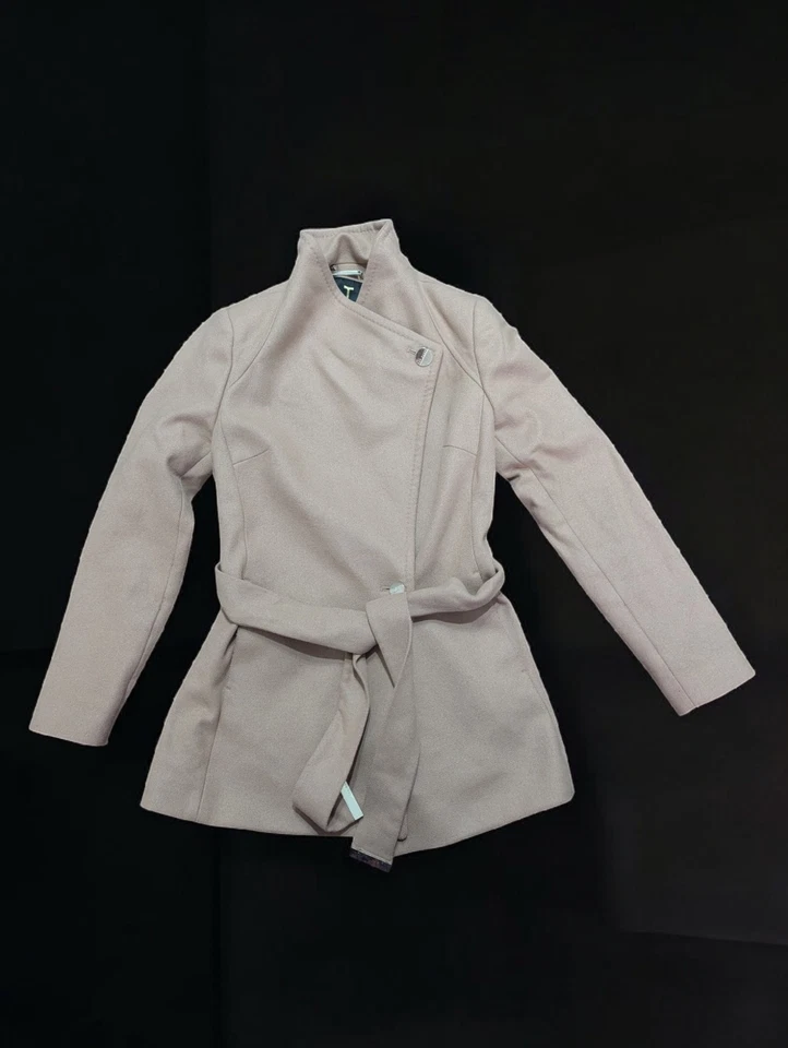 Abrigo chaqueta corta Ted Baker Elethea beige envolvente de lana con cinturón talla 0 UK 6 EN MUY BUENA CONDICIÓN Foto 1 de 4