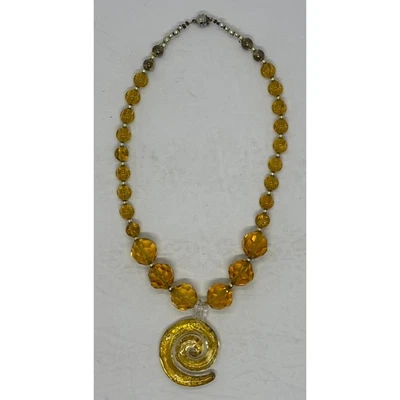 Collar colgante vintage Art Deco de vidrio ámbar con cierre magnético Foto 1 de 4