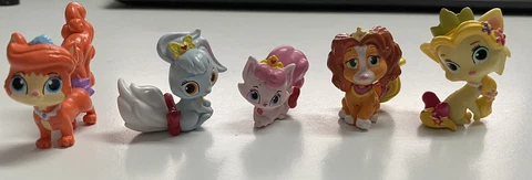 Disney Palace Pets Lot Of 5 Figures Cats, Dog, Bunny Small Approximately 1.5-2” Cover