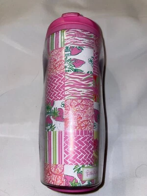 Copo de viagem Lilly Pulitzer parede dupla 24 oz tampa rosa floral morango - Imagem 1 de 4
