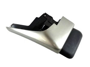 MITSUBISHI SHOGUN PAJERO MK2 LEFT REAR MUD GUARD COVER TRIM MOULDING NEW GENUINE - Picture 1 of 9