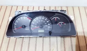 2001-2004 Chevy Tracker Instrument Cluster US 2.5 Motor 142,897 Mi ID 30025098  - Picture 1 of 12